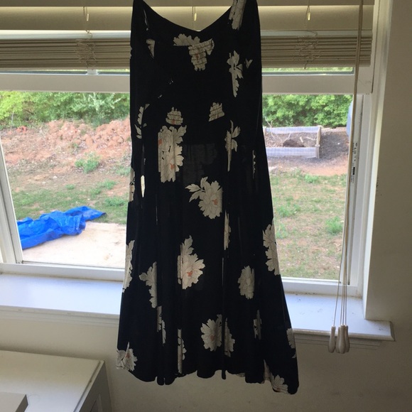 Spring dress - Picture 2 of 2